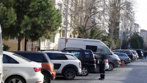 Kamuya ait yollardan / caddelerden alınan otopark ücreti yasal mıdır?